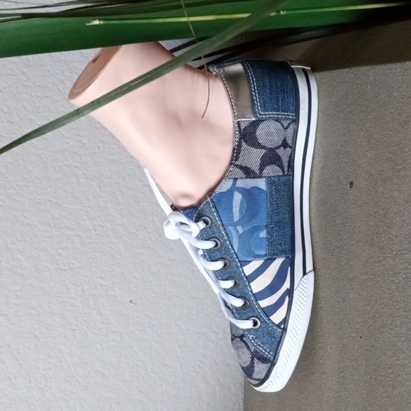 COACH " Tonya " Blue Signature C Patchwork Tennis Shoes. Size 7M - Picture 4 of 13